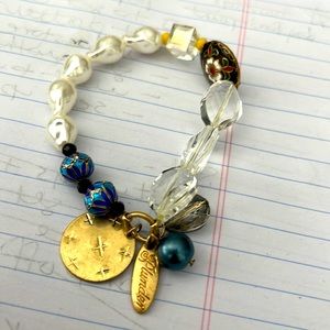 Plunder single strand stretch bracelet